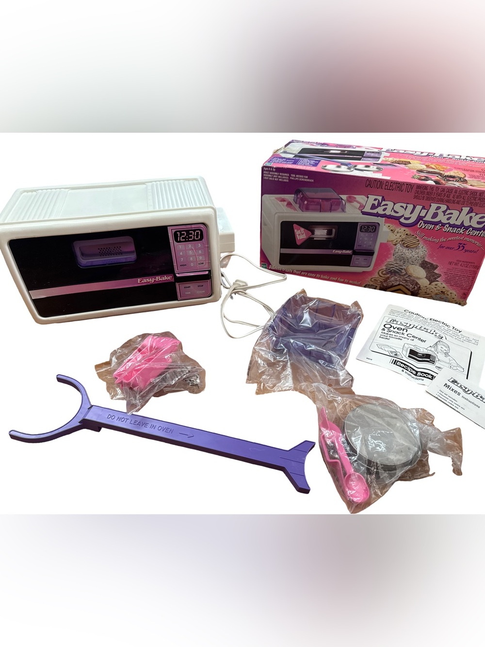 Easy-Bake Oven & Snack Center Original Box Vintage Hasbro 1997 Open Box Working